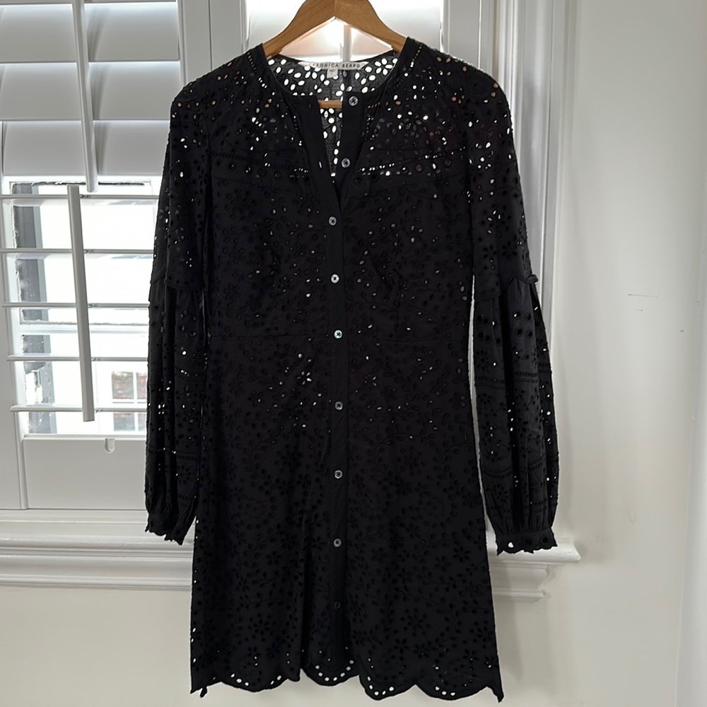 Veronica Beard size 2 in excellent condition black eyelet short dress